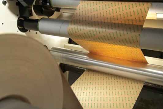 For applications requiring premium performance and a thin profile, use our versatile 3M™ Double Coated Tape 9475LE.
