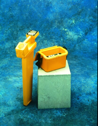 2250E Cable Locator