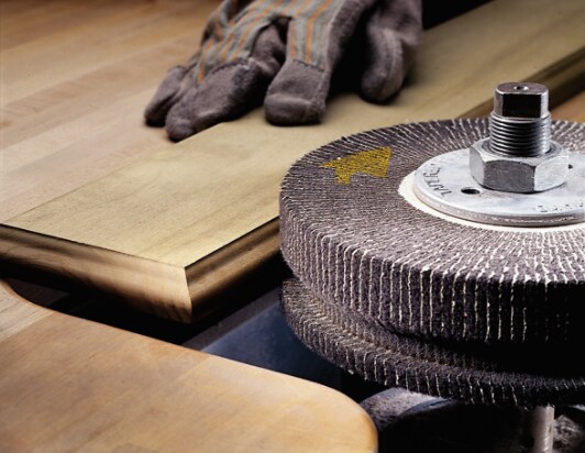 Scotch-Brite(TM) Combi Flap Brushes Application
