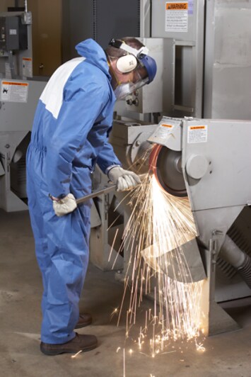3M(TM) Protective Coverall 4530 Metal Grinding_4