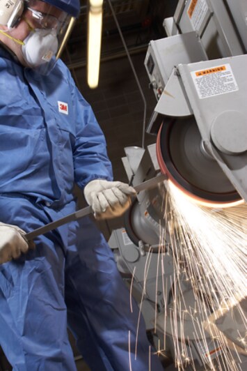 3M(TM) Protective Coverall 4530 Metal Grinding_5
