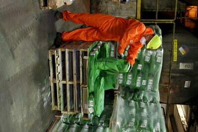 3M Protective Coverall 4515 Application Photo