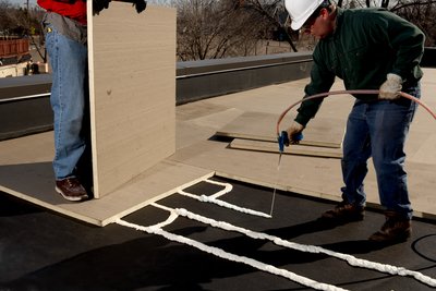 3M(TM) Insulation Adhesive CR-20 on roof first layer
