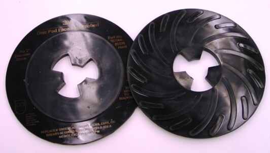 3M(TM) Disc Pad Face Plate Ribbed 80515, 7" Hard Black