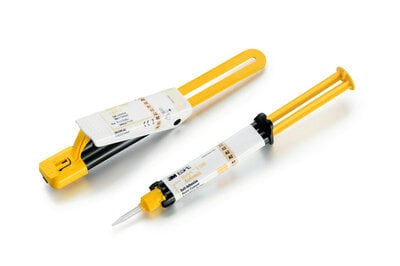 RelyX™ U200