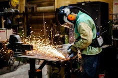 3M™ Versaflo™ TR-600 product photos, welding application