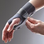 48400ENR-WristBrace_Bkg_RGB