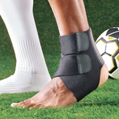 FUTURO (TM) US 48635ENR Performance Ankle Support