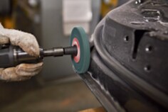 Scotch-Brite™ Clean and Strip XT Pro Extra Cut Seam Sealer Removal (12).tif