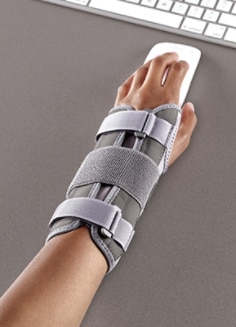 FUTURO™ Deluxe Wrist Stabilizer Left Hand, 09014ENR, Adjustable