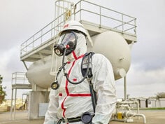 3M™ Scott™ Air-Pak™ 75i AV-3000 HT 4565 Coveralls H-700 Hard Hat