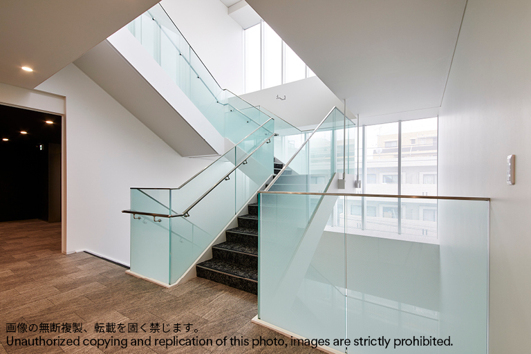 株式会社 寺岡精工 R棟-3M™ ファサラ™ フィルム施工事例