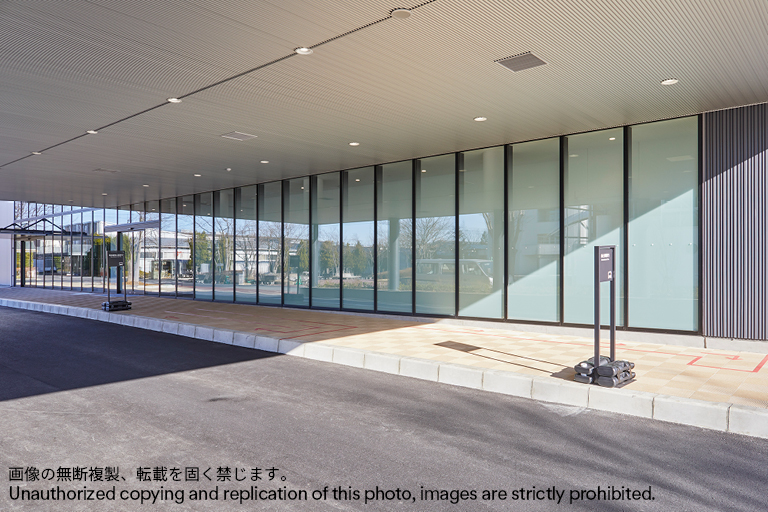 日本工業大学　多目的講義棟（ラーニングキューブ）-3M™ ファサラ™ フィルム施工事例