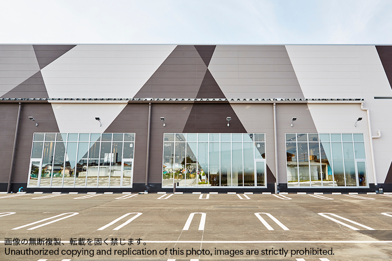 メガガイア那珂店-3M™ ファサラ™ フィルム施工事例