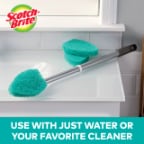 549X-Extendable-Tub-&-Tile-Scrubber-Enhanced-Image-Clean-With-Water-5.jpg
