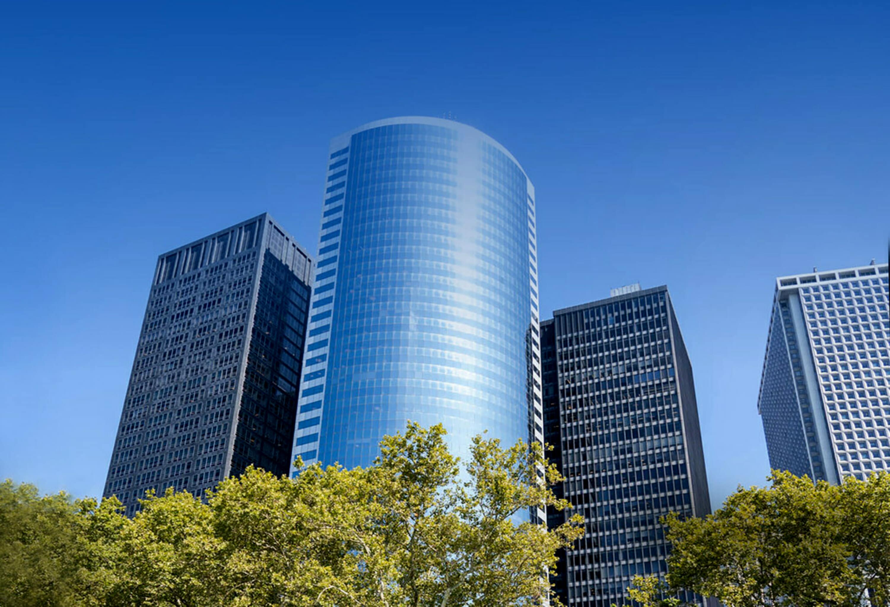 Scenic NYC buildings in the backdrop of the 3M Climate Innovation Center.