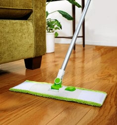 Scotch-Brite™ Microfiber Hardwood Floor Mop Application