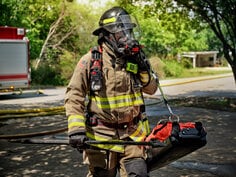 3M Scott RIT-Pak iii used by a firefighter for search and rescue.