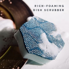 Scotch-Brite® BRiTE Collection: Rich-Foaming Scrubber 