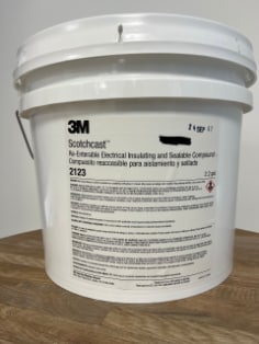 7100015525-scotchcast-resin-2123-pail-2-2-gallon-front.jpg