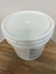 7100015525-scotchcast-resin-2123-pail-2-2-gallon-top.jpg