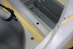3m-aad-oem-match-emea-1k-ripple-sealer-beige-application3.jpg
