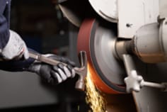asd-pack-out-photoshoot-application-image-tool-hammer-weld-refining-767f-belt.tif