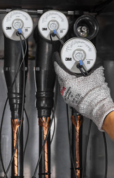 3M™ Insulating Plug Voltage Sensor IPVS IEC Installation