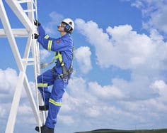 Oil & Gas Application Image on off shore oil rig featuring H700 Litecom X50 harness Securefit 500 ladsaf mic down
