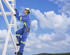 Oil & Gas Application Image on off shore oil rig featuring H800 Xseriesmuff X50 harness Securefit 500 ladsaf