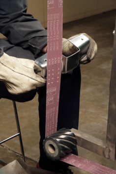 3M™ Trizact™ CF 327DC Belt Application