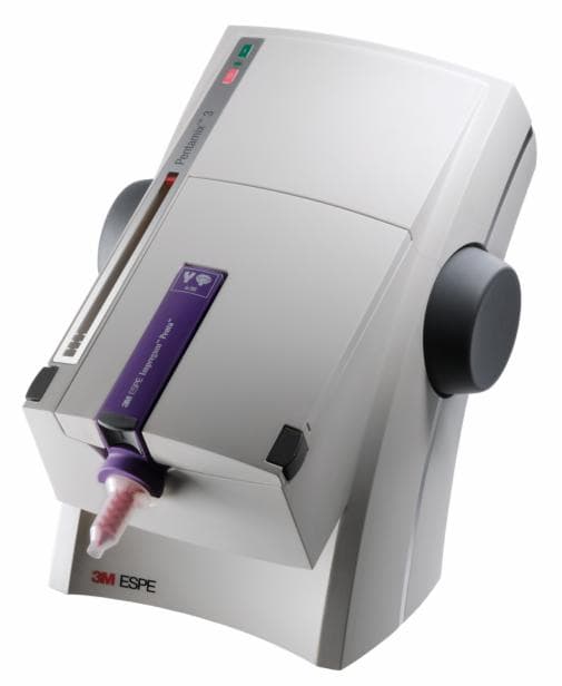 3M™ ペンタミックス™ 3 印象材自動練和器 50Hz／60Hz | 3M 日本