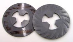 3M(TM) Disc Pad Face Plate Ribbed 81734, 5 in Medium Gray