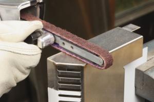 Scotch-Brite Durable Flex Low Stretch Belt, DF-BL, A/O Medium, 1-3/8 in x 36 inimage