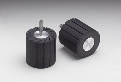 3M(TM) Rubber Slotted Expander Wheel 77721, 2"x2" 1/4 dia Shank
