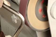 3M(TM) Belts 302D and 332D Application Photo