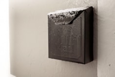 Scotch® Extreme Mounting Tape 414P with Snowy Mailbox