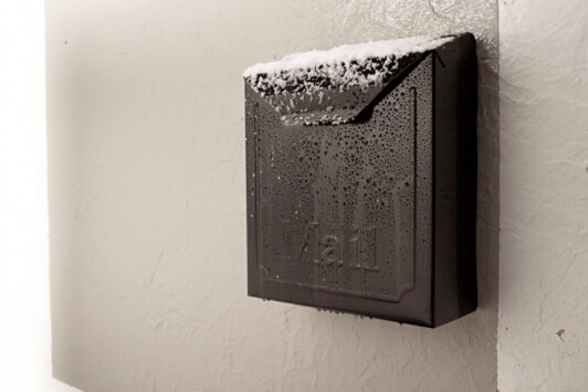 Scotch® Extreme Mounting Tape 414P with Snowy Mailbox