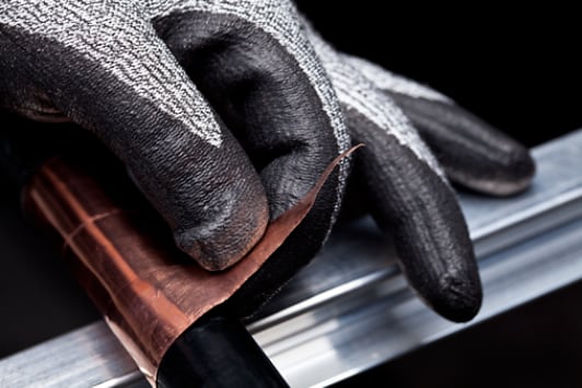 EMD-Cut-Resistant-Gloves-app004-rgb_R1.tiff